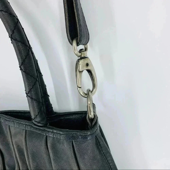 Mo & Co Leather satchel with pleated gills - Picture 4 of 14